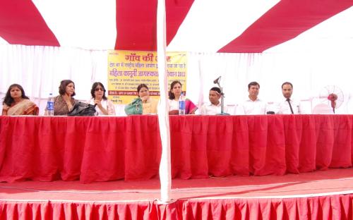 Member NCW Dr. Charu WaliKhanna and Member Hemlata Kheria were the Chief Guest at a Legal Awareness Programme, organized by Agra Jan Kalyan Sewa Samiti