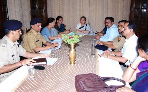 Hon’ble Chairperson visited Udaipur and met police officers