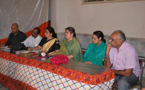 Ms. Mamta Sharma, Hon'ble Chairperson, NCW and Ms. Nirmala Samant Prabhavalkar, Hon’ble Member, NCW with other enquiry committee members visited Vrindavan 