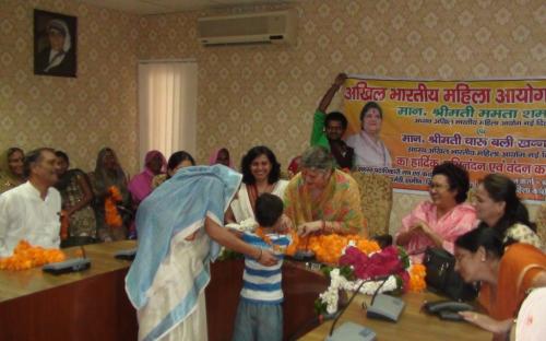 A group of women from Muraina, Madhya Pradesh visited the Commission and met Hon’ble Chairperson