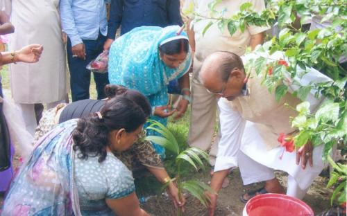 Ms. Shamina Shafiq, Member NCW, was Chief Guest at “Grameen Mahila Utthan evam Jagrukta Sangoshthi” organised by Samaj Sewa Sansthan, Barabnki