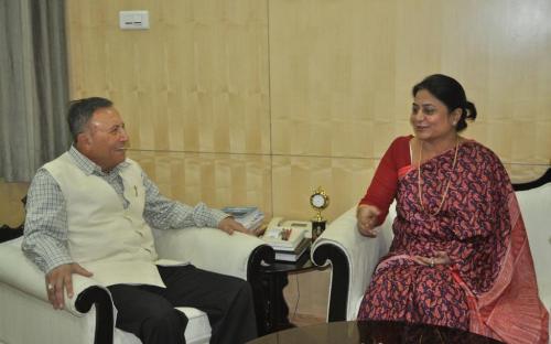 Member Mrs. Shamina Shafiq held a meeting with Hon’ble Governor Chattisgarh His Excellency Shekhar Dutt, SM in his office chamber