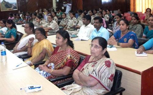 Smt. Mamta Sharma, Hon’ble Chairperson and Smt Nirmala Samant Prabhavalkar visited girls hostel and women’s jail in Sindhudurg