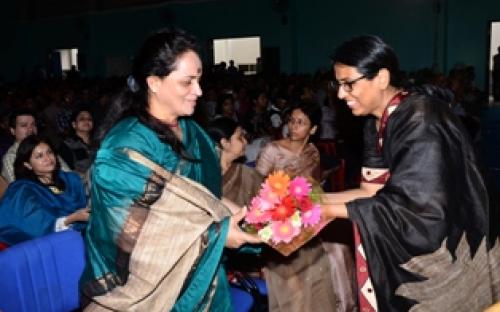 Smt. Nirmala Samant Prabhavalkar, Member, NCW inaugurated Annua Award Ceremony of Shishukunj International School