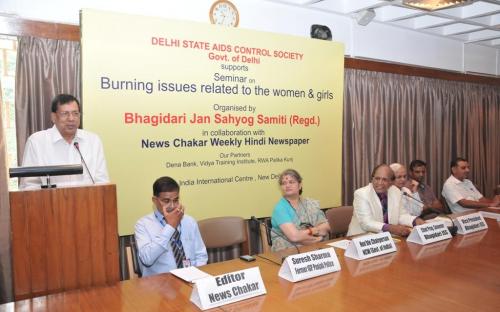 Smt. Mamta Sharma, Hon’ble Chairperson, NCW was Chief Guest and Dr. Charu WaliKhanna, Member, NCW was the Guest of Honour at the inauguration of Seminar on ‘Burning Issues related to the Women and Girls’