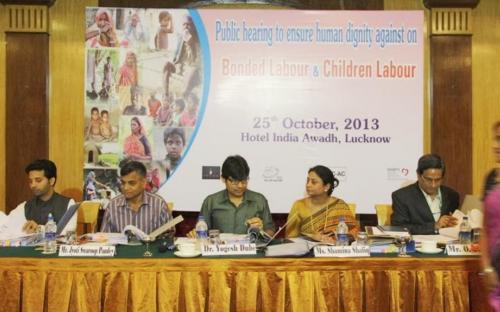 Smt. Shamina Shafiq, Member, NCW attended a public hearing to ensure dignity to bonded labour organised at Lucknow