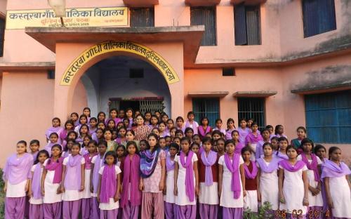 Ms. Hemlata Kheria, Member, NCW visited Kasturba Gandhi Vidyalaya for Dalit girls at Dulhin Bazar, Patna, Bihar