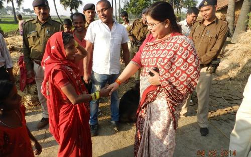 Ms. Hemlata Kheria, Member, NCW alongwith social activists/govt. officials and team of UMANG – Partners in Human Development visited Dulhin Bazar, Patna to study the condition of women specifically Dalit and Mahadalit women in Bihar