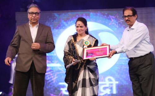 Adv. Nirmala Samant Prabhavalkar, Member, NCW was awarded Sahyadri Hirkari Award, 2014 at Doordarshan Kendra, Mumbai