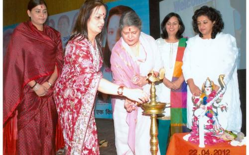 Mrs. Mamta Sharma, Chairperson NCW accompanied by Dr. Charu WaliKhanna, Member, NCW attended a Jan Sunwai Programme organized by the NGO Hamari Priyadarshini Ek Vichar at  Bhopal, Madhya